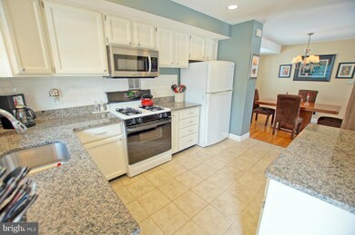 405 Yeonas Dr SW, Vienna, VA 22180 - photo 7