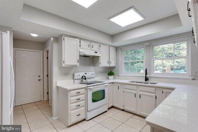 9302 Many Flower Ln, Jessup, MD 20794 - photo 5