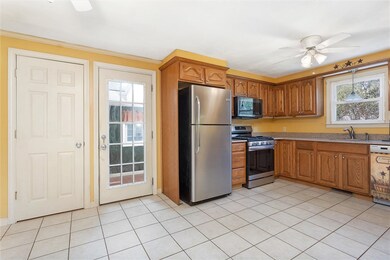 42 Graham Ave, Warwick, RI 02889 - photo 5