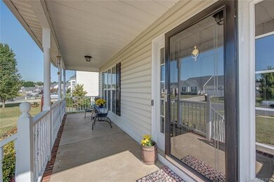 1017 Ayrshire Ln, Dallas, NC 28034 - photo 4