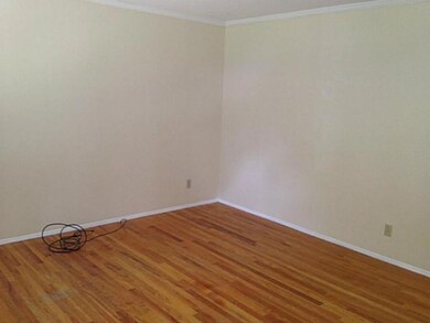 1686 Peardale Rd N, Columbus, OH 43229 - photo 3