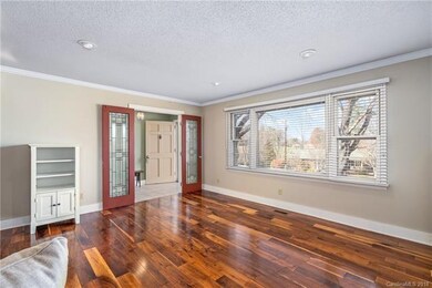 16 Fieldcrest Cir, Asheville, NC 28806 - photo 4