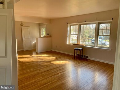 81 Sullivan Rd, Wayne, PA 19087 - photo 2