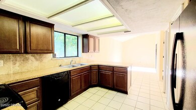 KITCHEN DINING