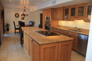 Kitchen, Bkfst Bar, Dining