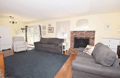 Living room with Fireplace