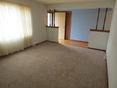 1613 W Burbank Ave, Janesville, WI 53546 - photo 3