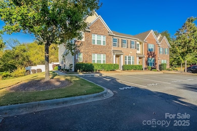 8988 Lanark Ln, Fort Mill, SC 29707 - photo 2