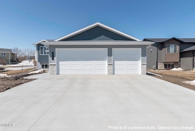 4016 Amari Loop NW, Mandan, ND 58554 - photo 5