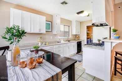 Dining area plus snack bar