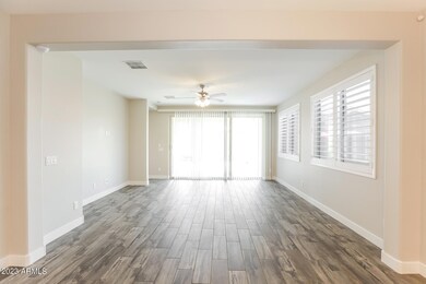 004-photo-living-room-11139672