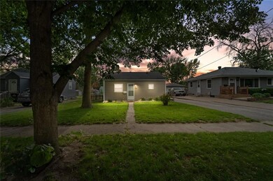 4136 Columbia St, Des Moines, IA 50313 - photo 2