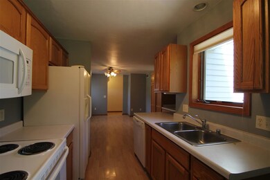 103 Teddy St, Brooklyn, WI 53521 - photo 6