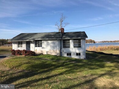 660 Shore Dr, Colonial Beach, VA 22443 - photo 5