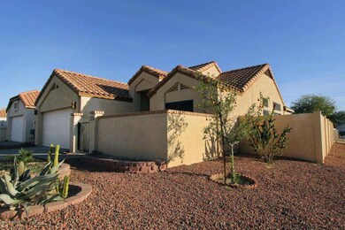 7839 W Julie Dr Glendale AZ-large-002-Si