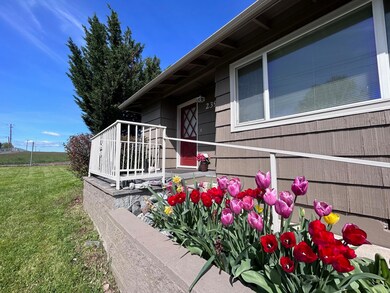 2394 Corona Ave, Medford, OR 97504 - photo 3