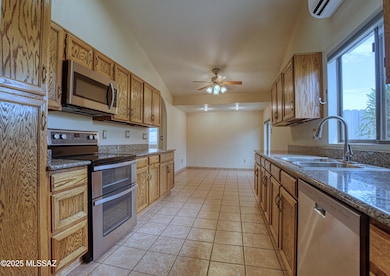 7886 N Roundstone Dr, Tucson, AZ 85741 - photo 7