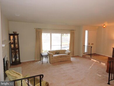 3817 Persimmon Cir unit 3817, Fairfax, VA 22031 - photo 7