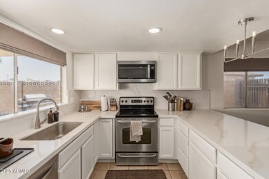 9825 N 44th Ave unit 2, Glendale, AZ 85302 - photo 3