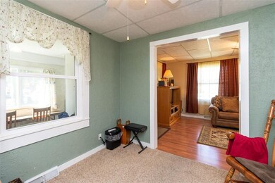 828 D Ave NW, Cedar Rapids, IA 52405 - photo 7