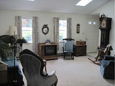 83 Rebecca Ln unit 83, Yarmouth, ME 04096 - photo 2