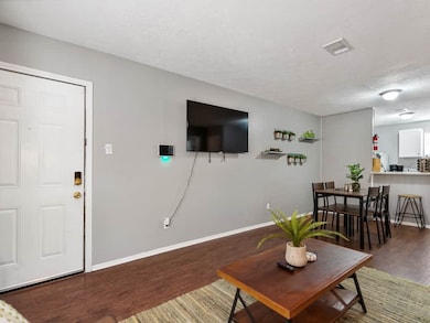 3639 N Macgregor Way unit 27, Houston, TX 77004 - photo 6