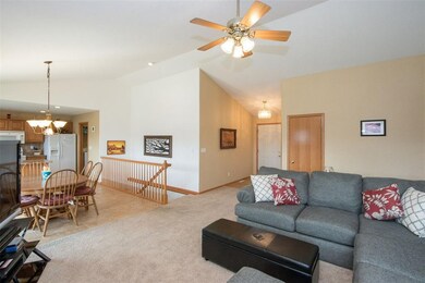 2335 Robert Dr, Marion, IA 52302 - photo 4