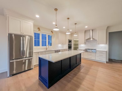 735 N Twyckenham Dr, South Bend, IN 46617 - photo 2