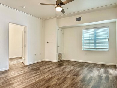 911 W 22nd St unit 305, Austin, TX 78705 - photo 6