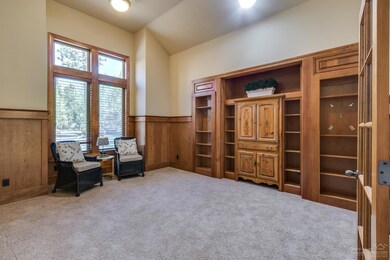 19317 Soda Springs Dr, Bend, OR 97702 - photo 4