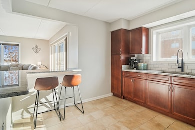 Stone Gate II unit 511, Des Plaines, IL 60016 - photo 5