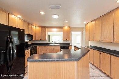 Cabinets and Counter Space