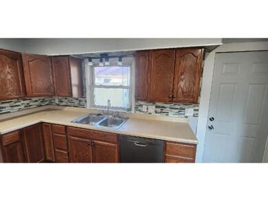 195 N Miller St, Markle, IN 46770 - photo 6