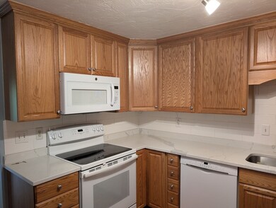 Fox Hunt Condominiums unit 66, Chelmsford, MA 01824 - photo 4