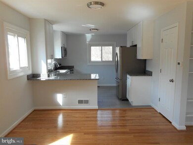 1 Stanley Ct, Rockville, MD 20851 - photo 2