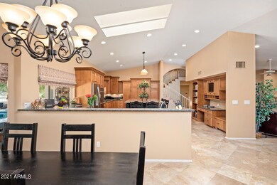Kitchen & Dining