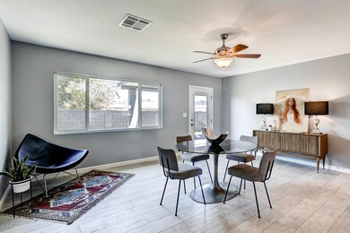 929 E Cavalier Dr Phoenix AZ-large-010-1