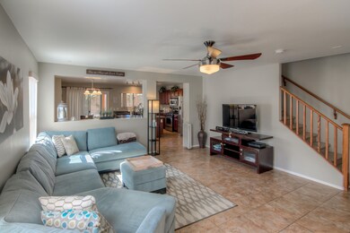 5 Living Room photo a
