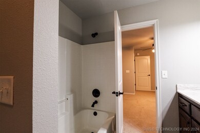 7502 E Jackson Place, Broken Arrow, OK 74014 - photo 4