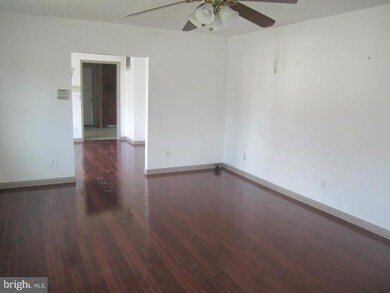 800 Platinum Ave, Essex, MD 21221 - photo 2