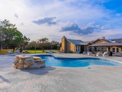 9726 Huntress Ln, San Antonio, TX 78255 - photo 2