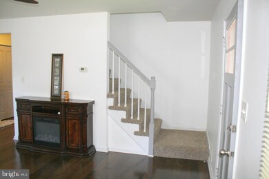 913 Homberg Ave, Essex, MD 21221 - photo 2