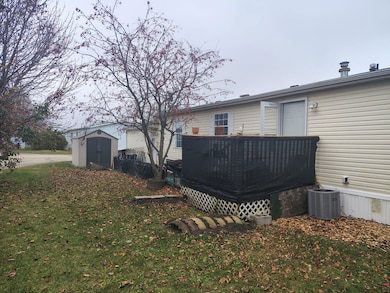 173 Austin Ct, Manteno, IL 60950 - photo 2