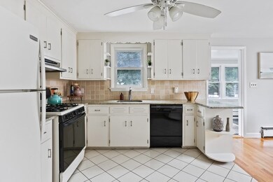 17 Elmwood Ave, Waltham, MA 02453 - photo 7