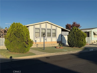 26090 Ivory Palm Dr, Homeland, CA 92548 - photo 2