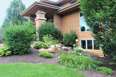 2066 Hunters Run NE unit 25, Ada, MI 49301 - photo 2