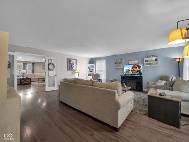 2368 Monarchy Ln, Greenwood, IN 46143 - photo 5