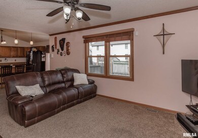 2308 W 60th Place, Davenport, IA 52806 - photo 3