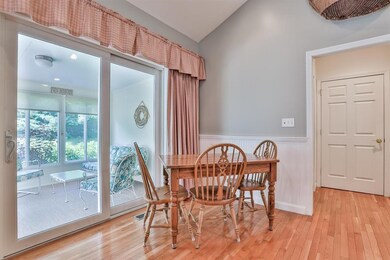 3 Harriet Ct, Londonderry, NH 03053 - photo 2