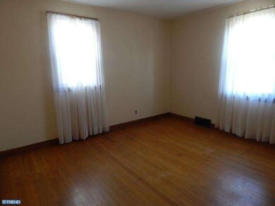 1342 Manatawny Dr, Pottstown, PA 19464 - photo 5